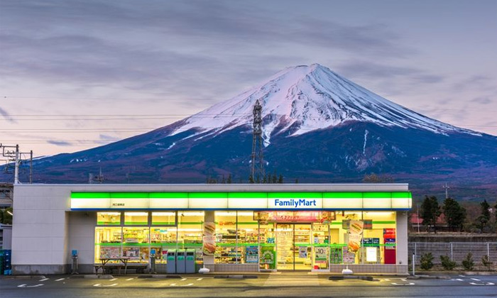 marque konbini Family Mart