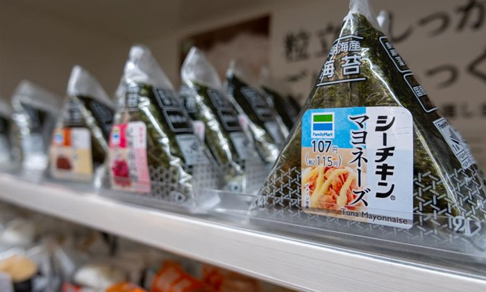 onigiri konibini