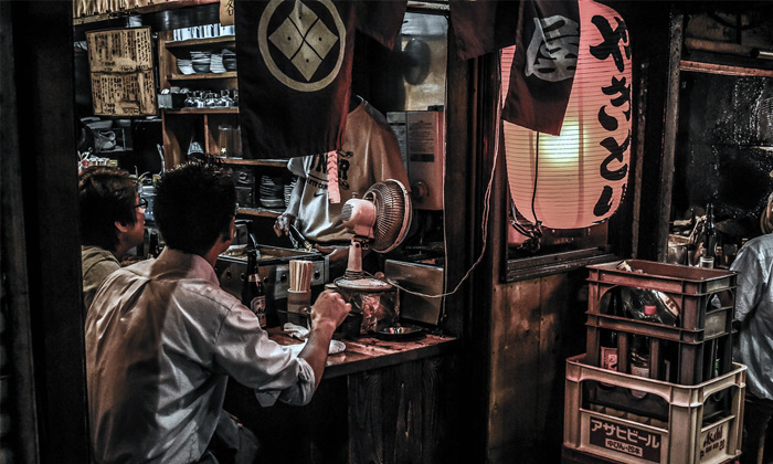 bar izakaya au japon